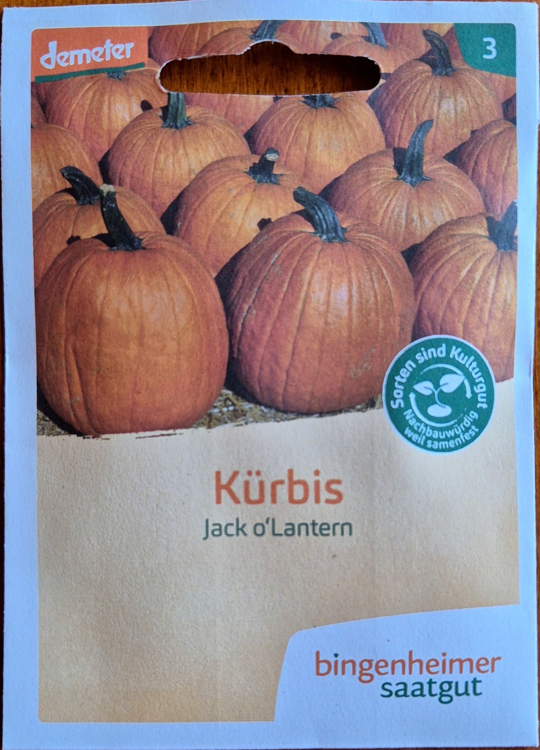Vorderseite der Saatgutpackung Jack o'Lantern von Bingenheimer Saatgut