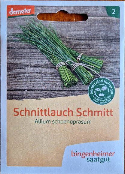 Vorderseite der Saatgutpackung Schnittlauch 'Schmitt' von Bingenheimer Saatgut
