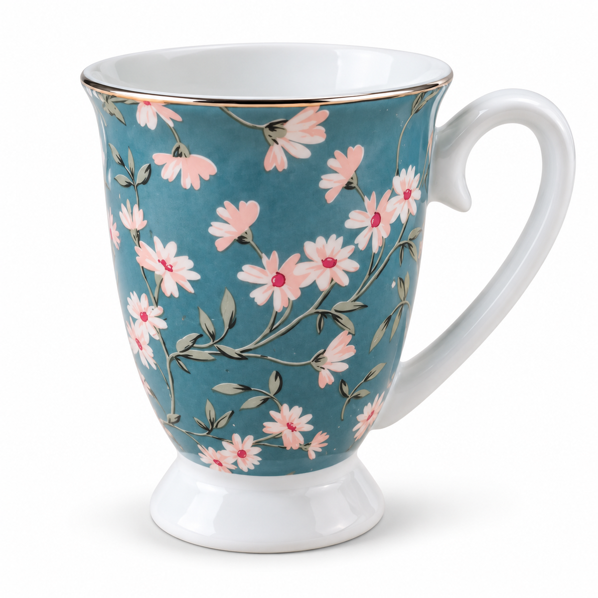 Blauer Henkelbecher mit rosa Blumenmuster, weißem Fuß und glänzendem Rand auf weißem Hintergrund