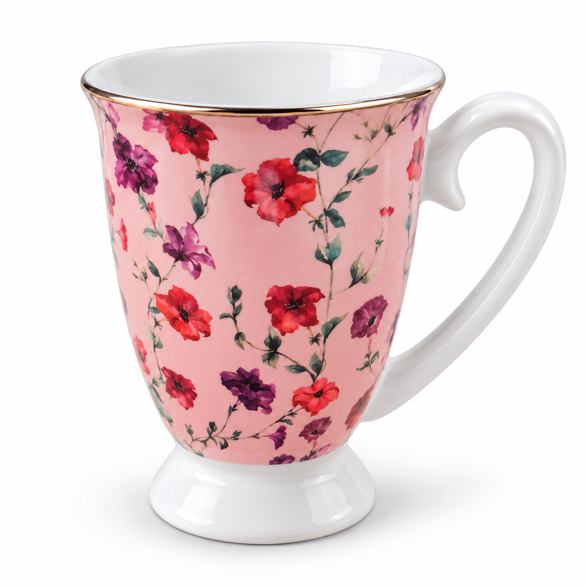 Rosa Henkelbecher mit floralem Blumenmuster, weißem Fuß und glänzendem Rand auf weißem Hintergrund