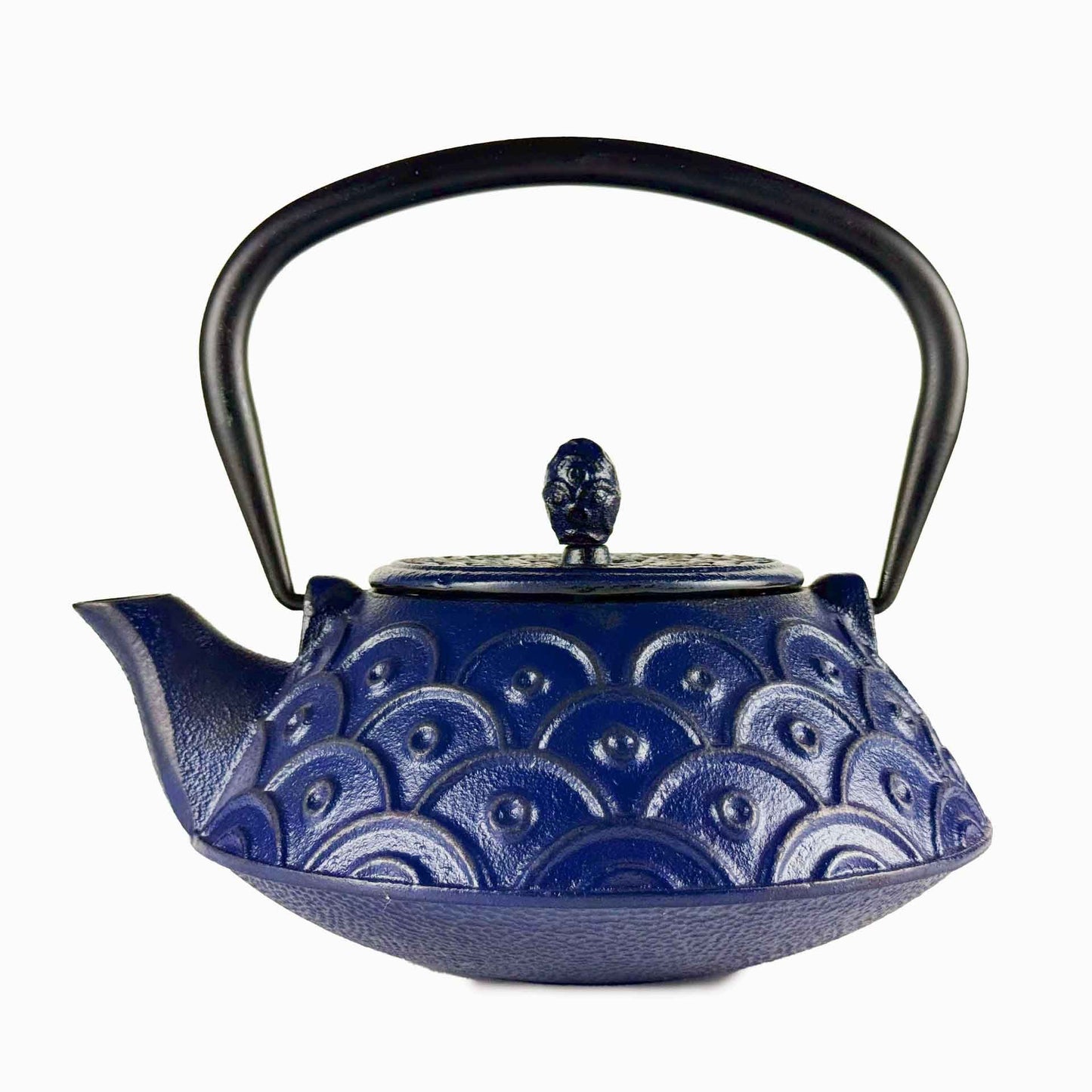 Detailansicht der Seiran Gusseisen-Teekanne mit Seigaiha-Muster